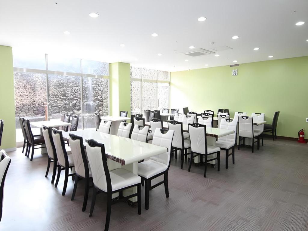 Sea View Hotel Jeju Bagian luar foto
