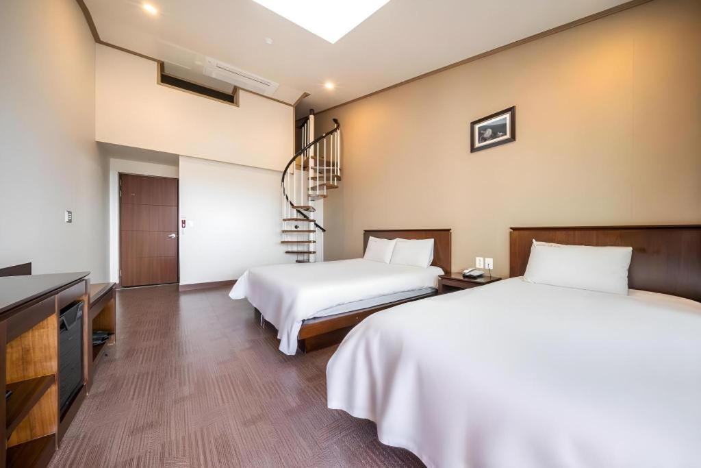 Sea View Hotel Jeju Bagian luar foto
