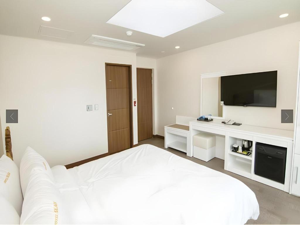 Sea View Hotel Jeju Bagian luar foto