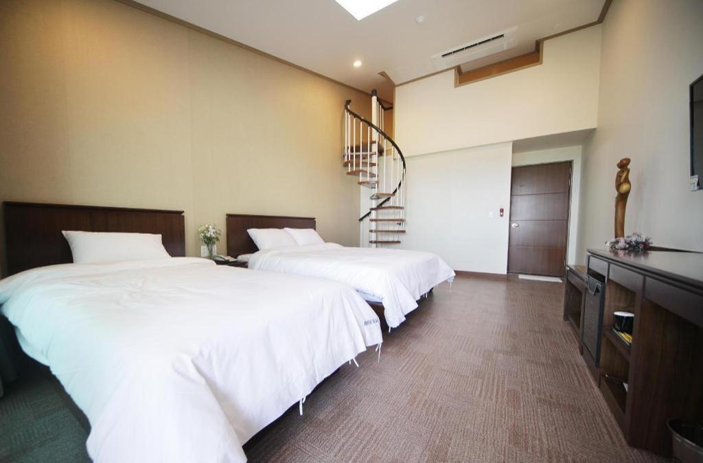 Sea View Hotel Jeju Bagian luar foto